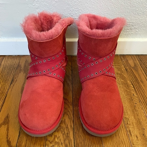 UGG Coral Short Boots with Bows Size 5 - Picture 4 of 8